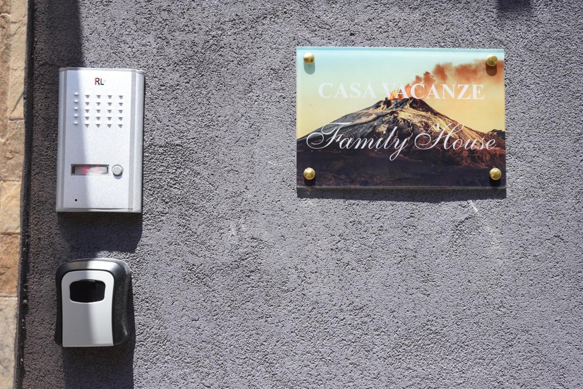 Family House Apartment Catania Luaran gambar